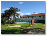 Big4 Tween Waters Tourist Park - Merimbula: Tennis courts