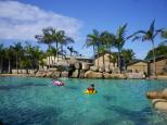 Merry Beach Caravan Resort - Kioloa: Having fun in the pool