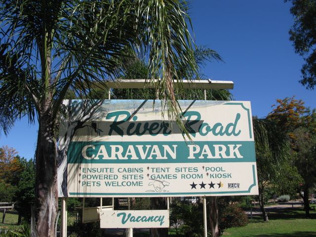 River Road Caravan Park - Mildura: River Road Caravan Park welcome sign