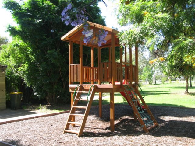 River Road Caravan Park - Mildura: Playground for children.