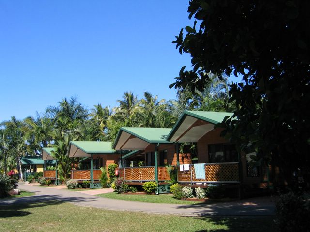 Beachcomber Coconut Caravan Village - Mission Beach South: Cottage accommodation ideal for families, couples and singles