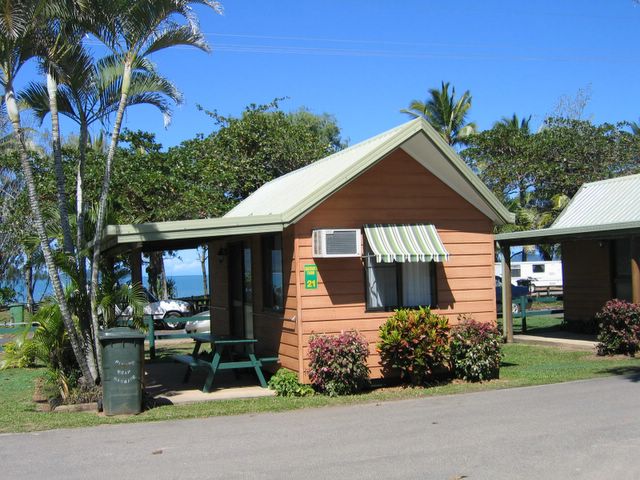 Beachcomber Coconut Caravan Village - Mission Beach South: Beach Front cabins