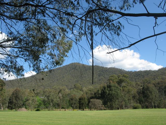 Mitta Mitta Golf Course Hole By Hole - Mitta Mitta: The course is surrounded by impressive hills.