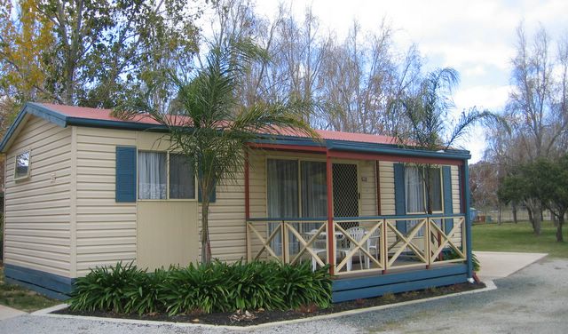 Cottonwood Holiday Park - Moama: Cottage accommodation ideal for families, couples and singles