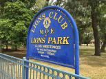 Lions Park Stay and Rest - Moe: Lions Park welcome sign.