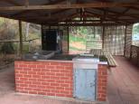 Moonta Bay Caravan Park - Moonta Bay: Camp kitchen and BBQs
