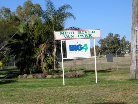 Mehi River Van Park - Moree: Mehi River Caravan Park welcome sign