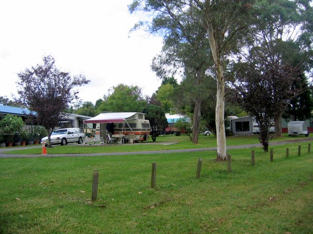 Lake Macquarie Village & Caravan Park - Morisset: Powered sites for caravans
