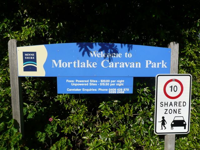 Mortlake Caravan Park - Mortlake: Mortlake Caravan Park welcome sign