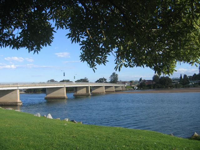 River Breeze Tourist Park - Moruya: The park is situated near the Moruya River bridge with the town opposite
