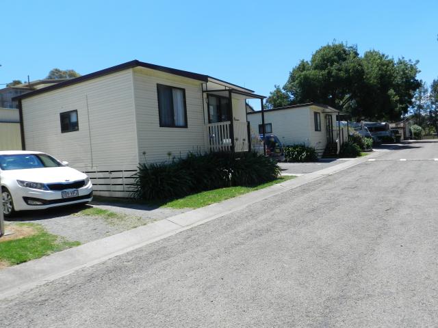 Moss Vale Village Caravan Park - Moss Vale: A variety of cabins from basic to executive