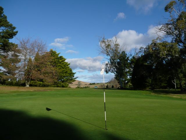 Moss Vale Golf Course - Moss Vale: Green on Hole 7 with rural views in the background