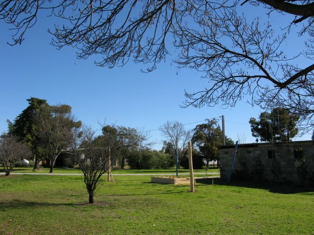 Moulamein Lakeside Caravan Park - Moulamein: Area for tents and camping