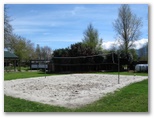 Mount Beauty Holiday Centre and Caravan Park - Mount Beauty: Beach volleyball