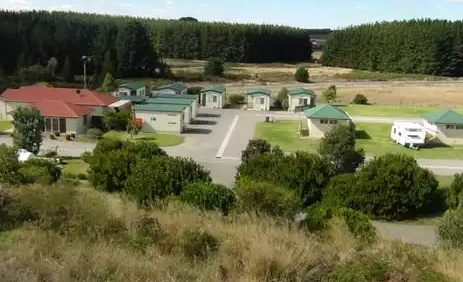 Mount Compass Caravan Park - Mount Compass: Overview of the park which shows the charming location.