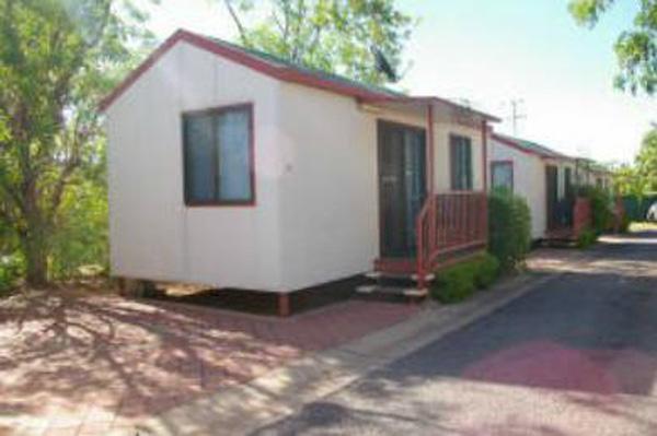 Mt Isa Caravan Park - Mt Isa: Cabin accommodation which is ideal for couples, singles and family groups. 