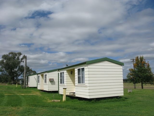 Post Office Caravan Park - Mullaley: Cabin accommodation
