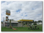 Post Office Caravan Park - Mullaley: Service Station and restaurant to the entrance to the park