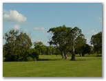 Mullumbimby Golf Course - Mullumbimby: Approach to the green on Hole 15