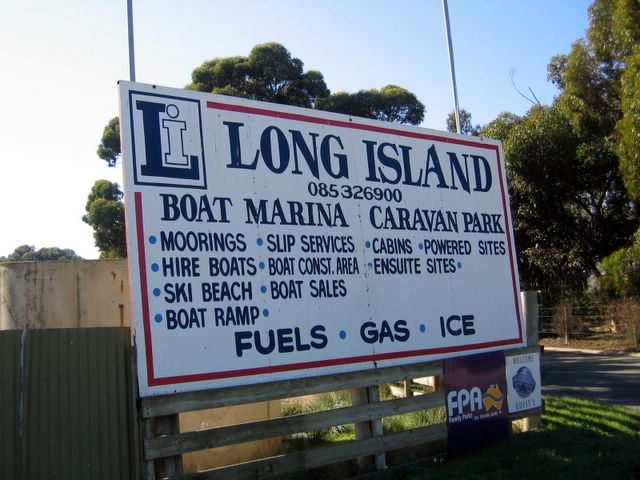 Murray Bridge Resort Caravan Park and Marina - Murray Bridge: Long Island Caravan Park welcome sign