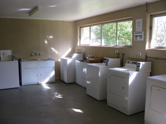 Arderns Caravan Park - Myrtleford: Interior of laundry