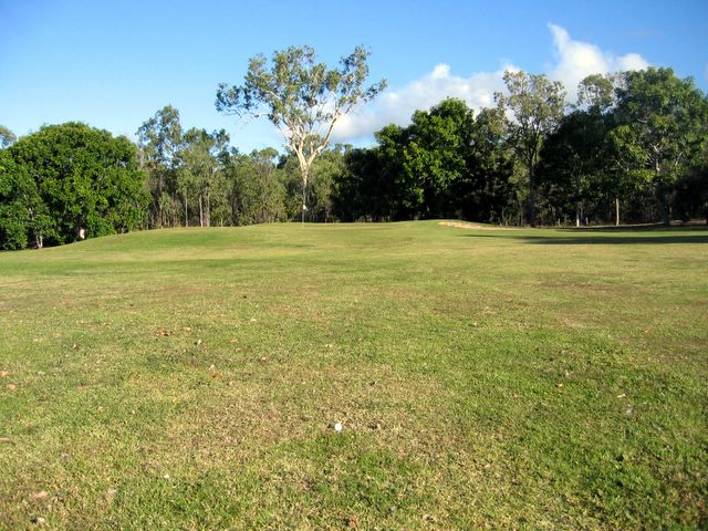 Mystic Sands Golf & Country Club - Balgal Beach: Approach to the Green on Hole 4