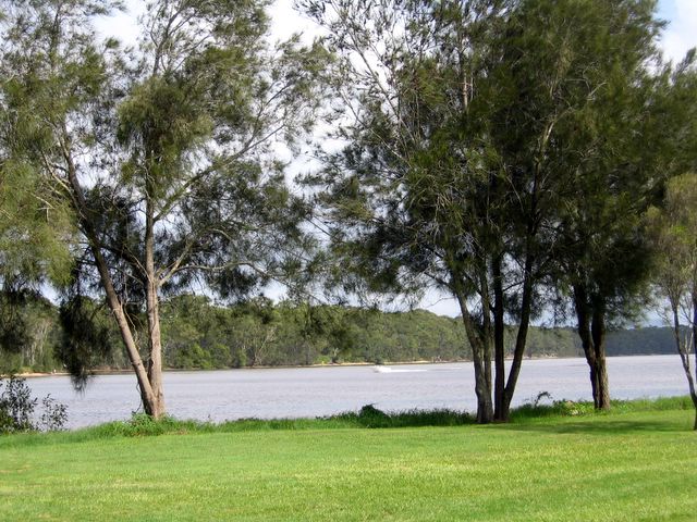 Nambucca Heads Island Golf Course - Nambucca Heads: View of the Nambucca River which borders the course