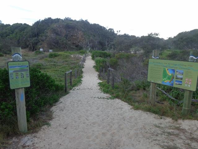 Active Holidays White Albatross - Nambucca Heads: Walk way to captain cook lookout from break wall