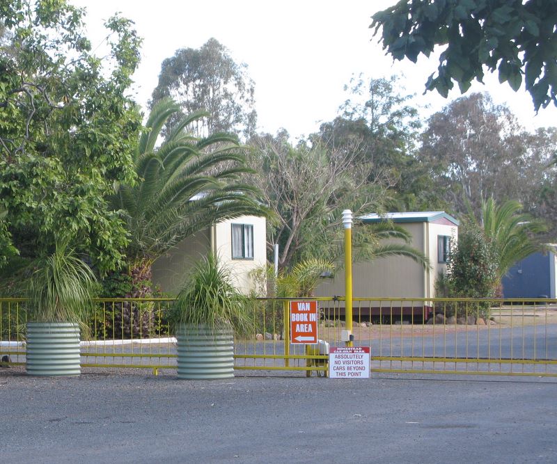 Homestead Caravan Park & Cabins - Nanango: Cottage accommodation, ideal for families, couples and singles