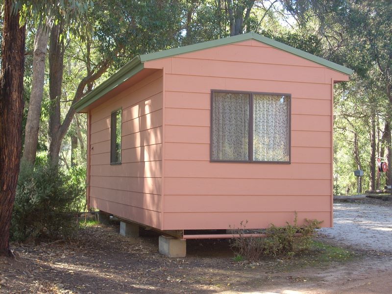 Nannup Caravan Park - Nannup: Cabin accommodation which is ideal for couples, singles and family groups.