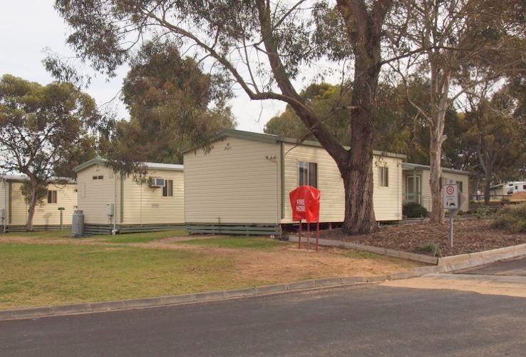 Naracoorte Holiday Park - Naracoorte: Cabin accommodation which is ideal for couples, singles and family groups.