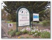 Naracoorte Holiday Park - Naracoorte: signs at Entrance to Naracoorte Holiday Park Big 4