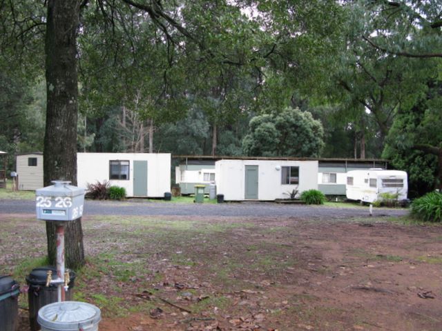 Black Spur Motel & Caravan Park - Narbethong: Powered sites for caravans
