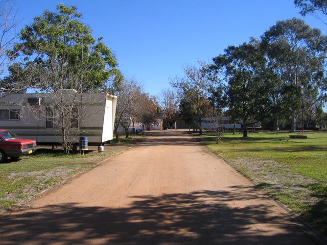 Rose Gardens Tourist Park retained for historical purposes - Narromine.: Good gravel roads within the park