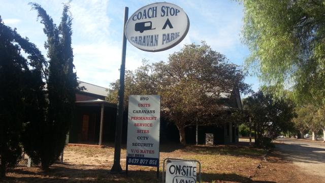 Coach Stop Caravan Park - Nathalia: Welcome sign.