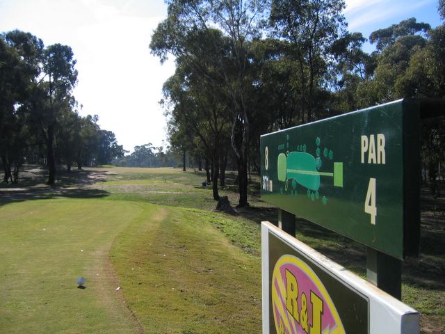 Neangar Park Golf Course - Bendigo: Fairway view Hole 8