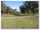 Neangar Park Golf Course - Bendigo: Fairway view Hole 1