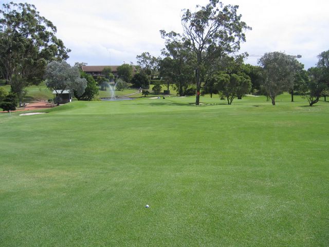 Nelson Bay Golf Course - Nelson Bay: Approach to the Green on Hole 27