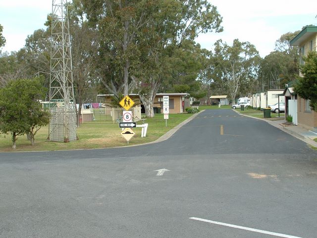 Nhill Caravan Park - Nhill: Entrance to the park