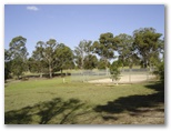 Lakes Bushland Caravan Park - Nicholson: Tennis courts