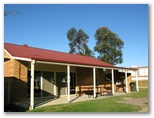 Nicholson River Holiday Park - Nicholson River: Camp kitchen and BBQ area