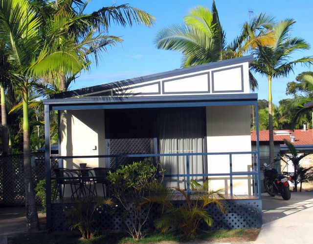 Noosa Caravan Park - Noosa: Cottage accommodation, ideal for families, couples and singles