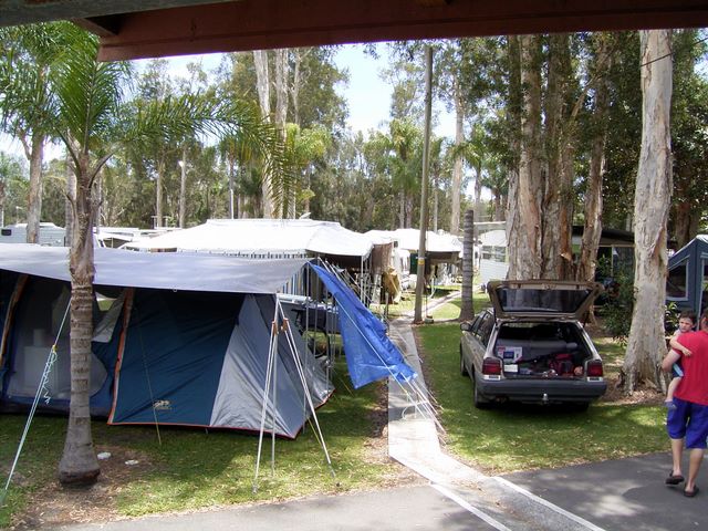 Brigadoon Holiday Park - North Haven: Camping during peak holiday season.
