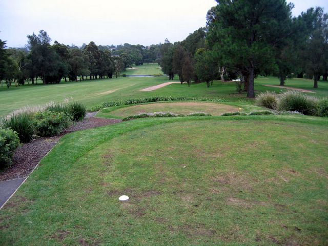 North Ryde Golf Course - North Ryde Sydney: Fairway view Hole 4