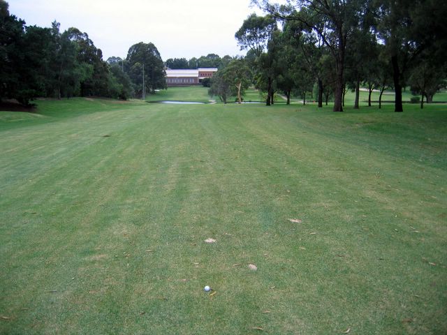 North Ryde Golf Course - North Ryde Sydney: Approach to the Green on Hole 7 with water trap