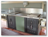 Numurkah Caravan Park - Numurkah: BBQ facilities in camp kitchen