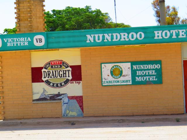 Nundroo Hotel Motel Caravan Park - Nundroo: Bar at roadhouse