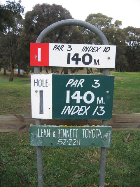 Oberon Golf Course - Oberon: Hole 1: Par 3, 140 metres