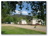 Omeo Caravan Park - Omeo: Cottage accommodation, ideal for families, couples and singles
