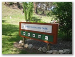 Omeo Caravan Park - Omeo: Omeo Caravan Park welcome sign